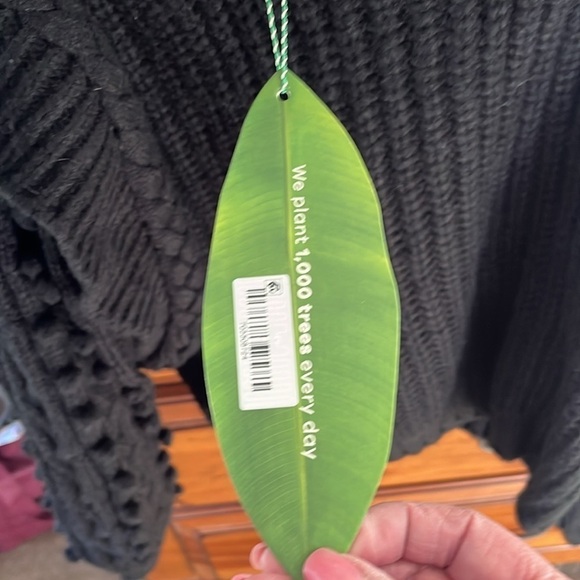 FARM RIO Women’s Chunky Black Crewneck Sweater Cropped Size XL NWT - Picture 2 of 10